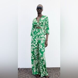 Zara Womens Jumpsuit M Green White Floral Print Tie Knot Cut Out used once